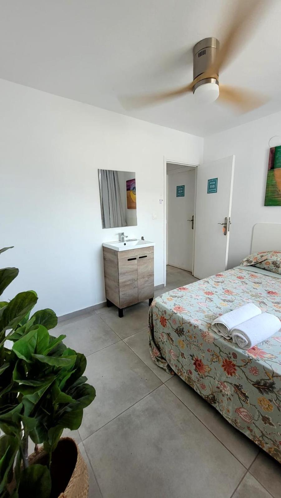 Cisne By Nest Hostal San Antonio Abad
